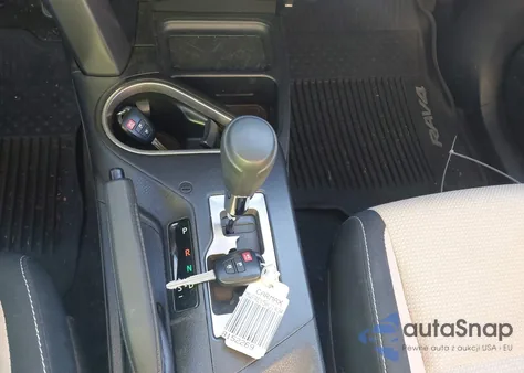 2017 Toyota Rav4 Xle z USA, uszkodzony, nr VIN JTMWFREV5HJ143436